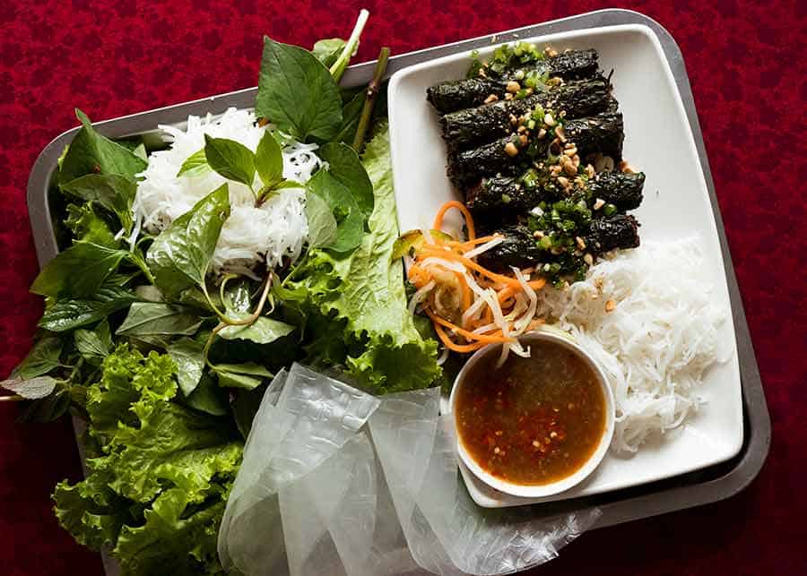 越南Bo La Lot  - 槟榔叶缠绕在烤牛肉上